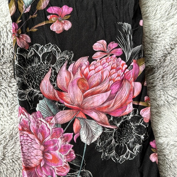 Floral Love to Lounge Pajama Pants - Picture 5 of 6